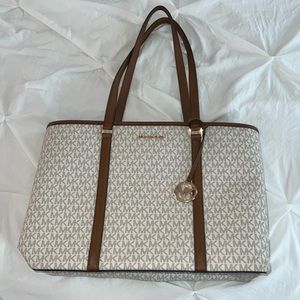 Michael Kors Jet Set Large Tote Bag